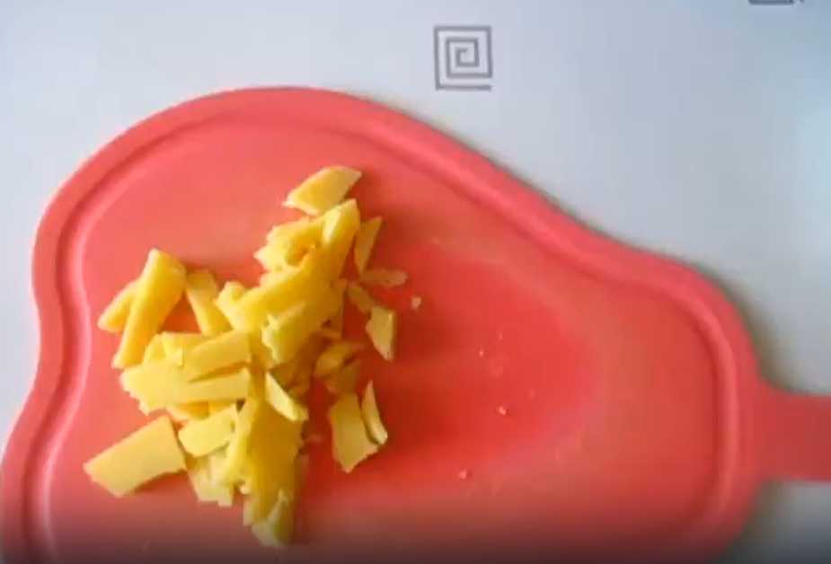 Okroshka aux radis et pommes de terre à l'eau avec mayonnaise - Étape 3