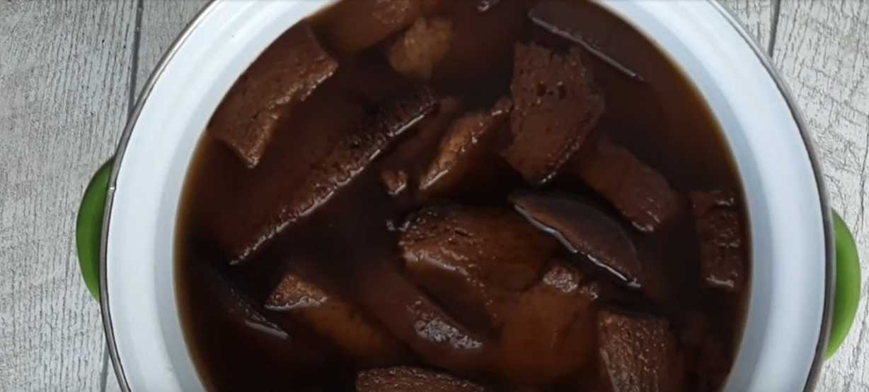 Kvas de pain Okroshka maison - Étape 6