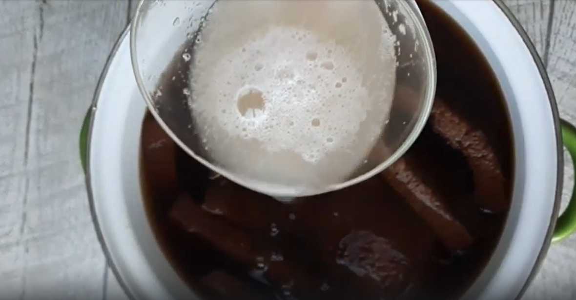 Kvas de pain Okroshka maison - Étape 5