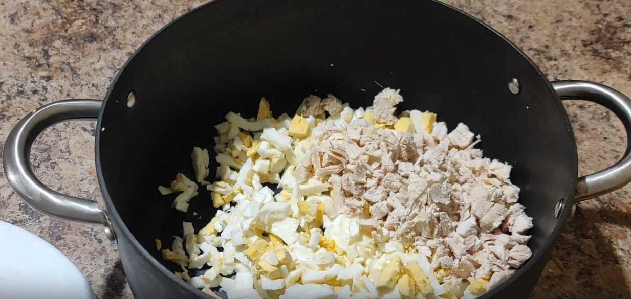 Okroshka au bouillon de poulet - Étape 5