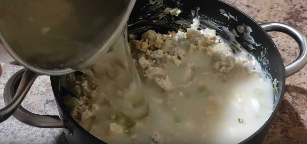 Okroshka au bouillon de poulet - Étape 10
