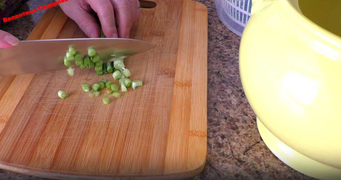 Okroshka sans pommes de terre ni kéfir - Étape 2