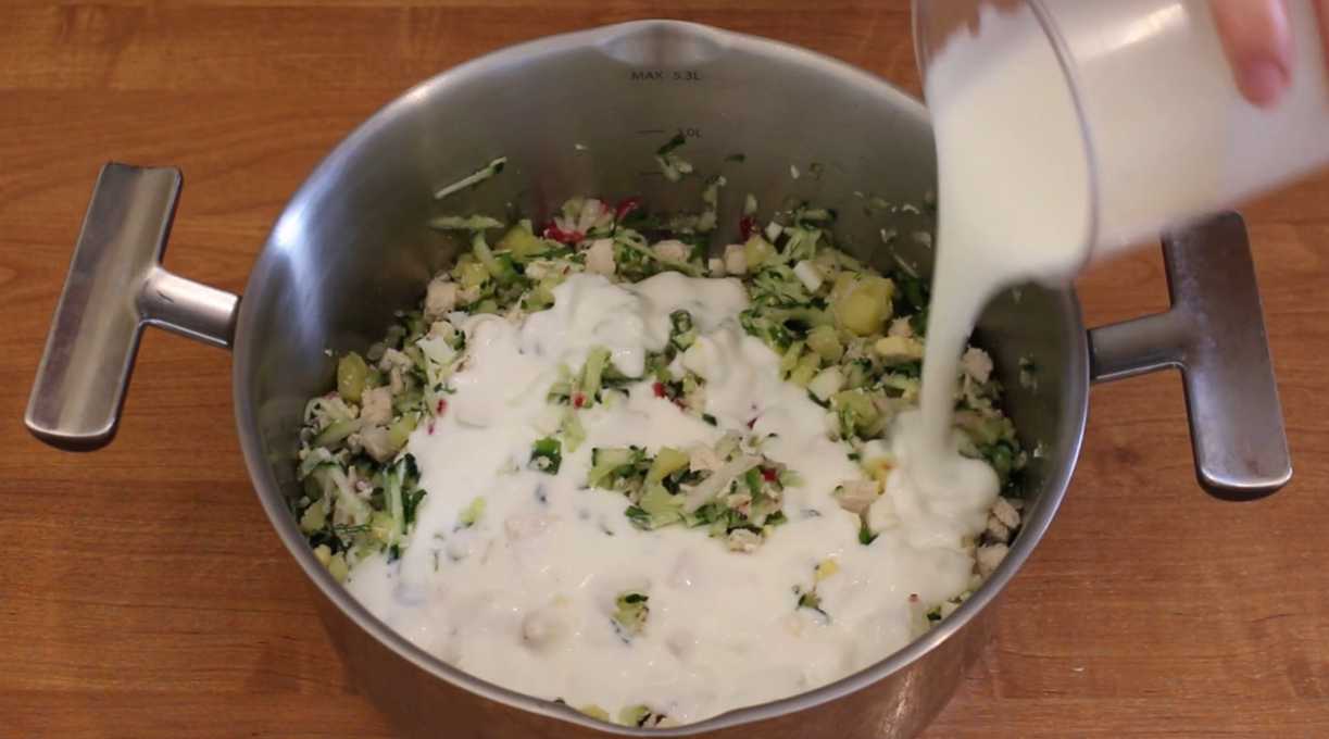 Okroshka au kéfir et au poulet - Étape 6