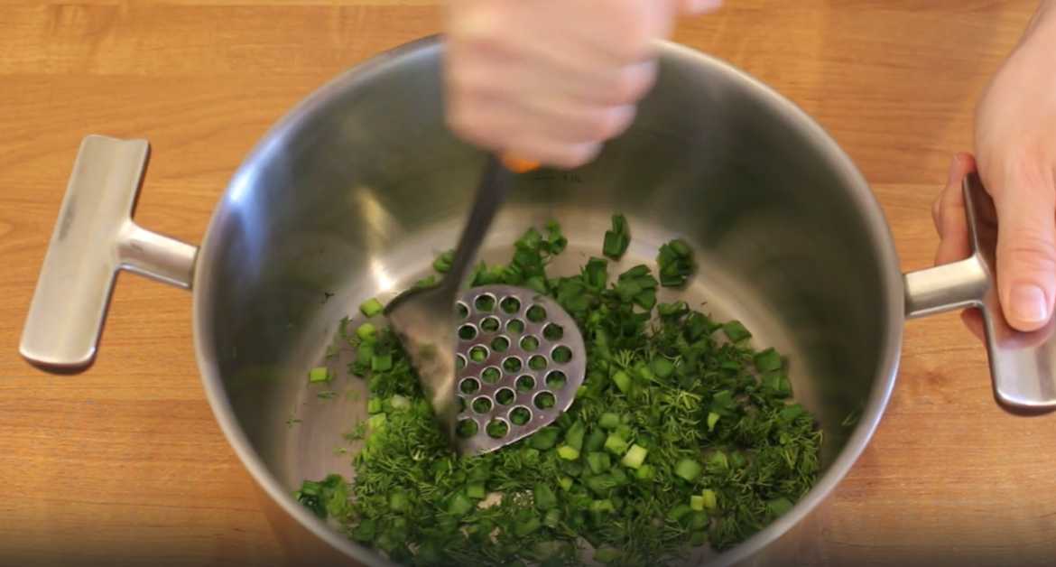 Okroshka au kéfir et au poulet - Étape 2