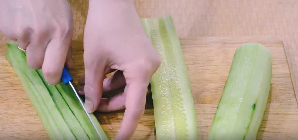 Okroshka avec saucisse, kéfir et eau minérale - Étape 7