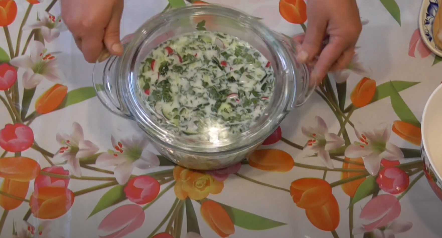 Okroshka aux radis et au kéfir - Étape 9