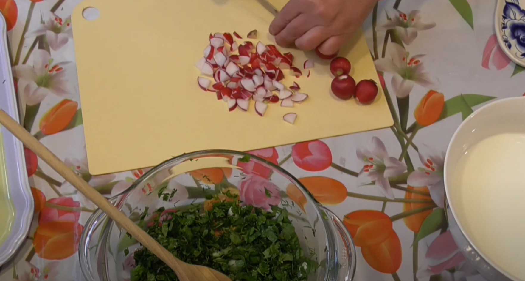 Okroshka aux radis et au kéfir - Étape 7