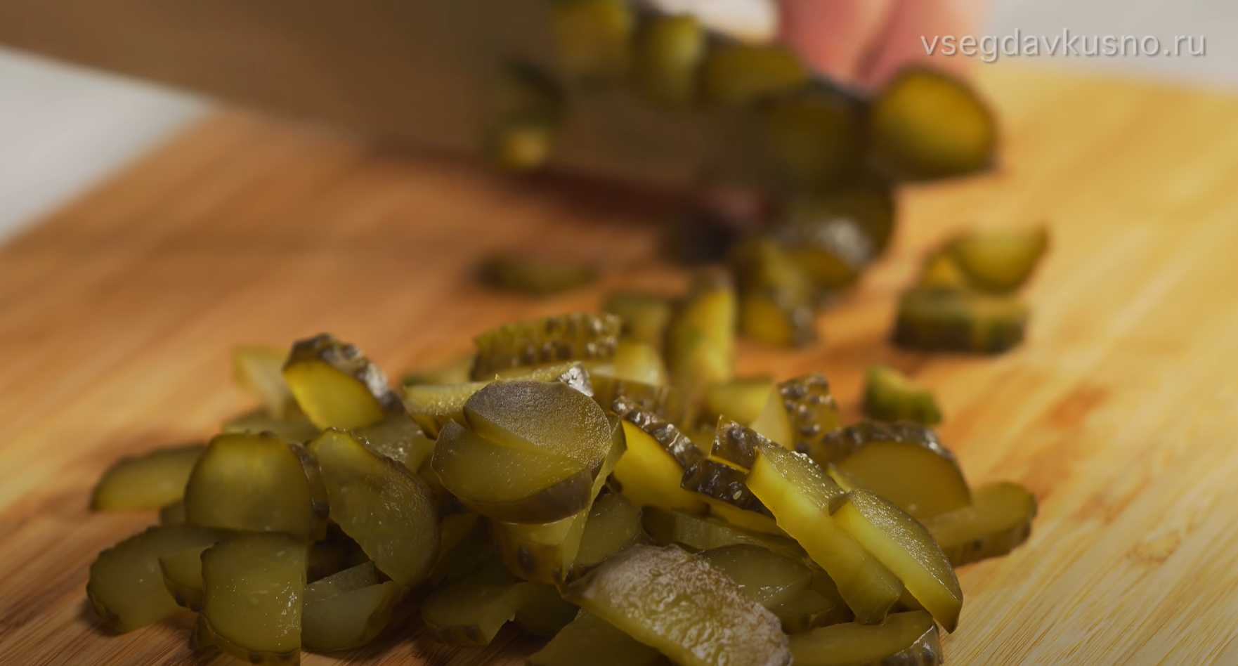 Salade de pommes de terre aux harengs et cornichons - Étape 4