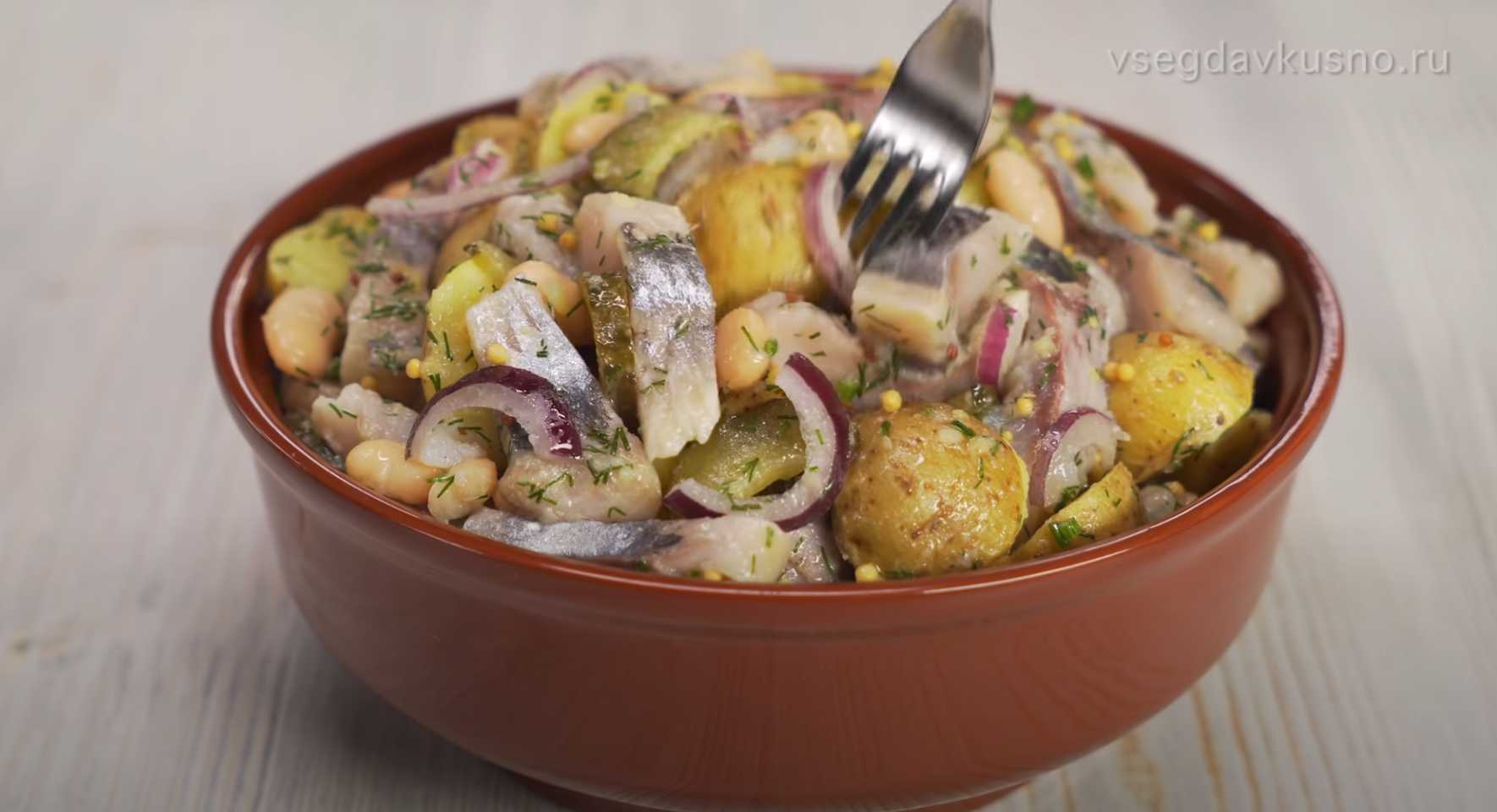 Salade de pommes de terre au hareng et aux cornichons - Étape 9