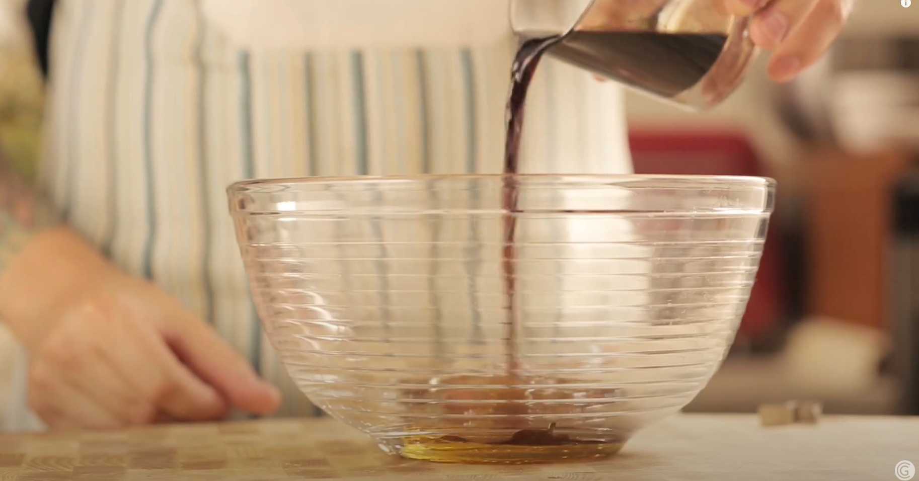 Sauce crémeuse au vinaigre balsamique noir - Étape 1