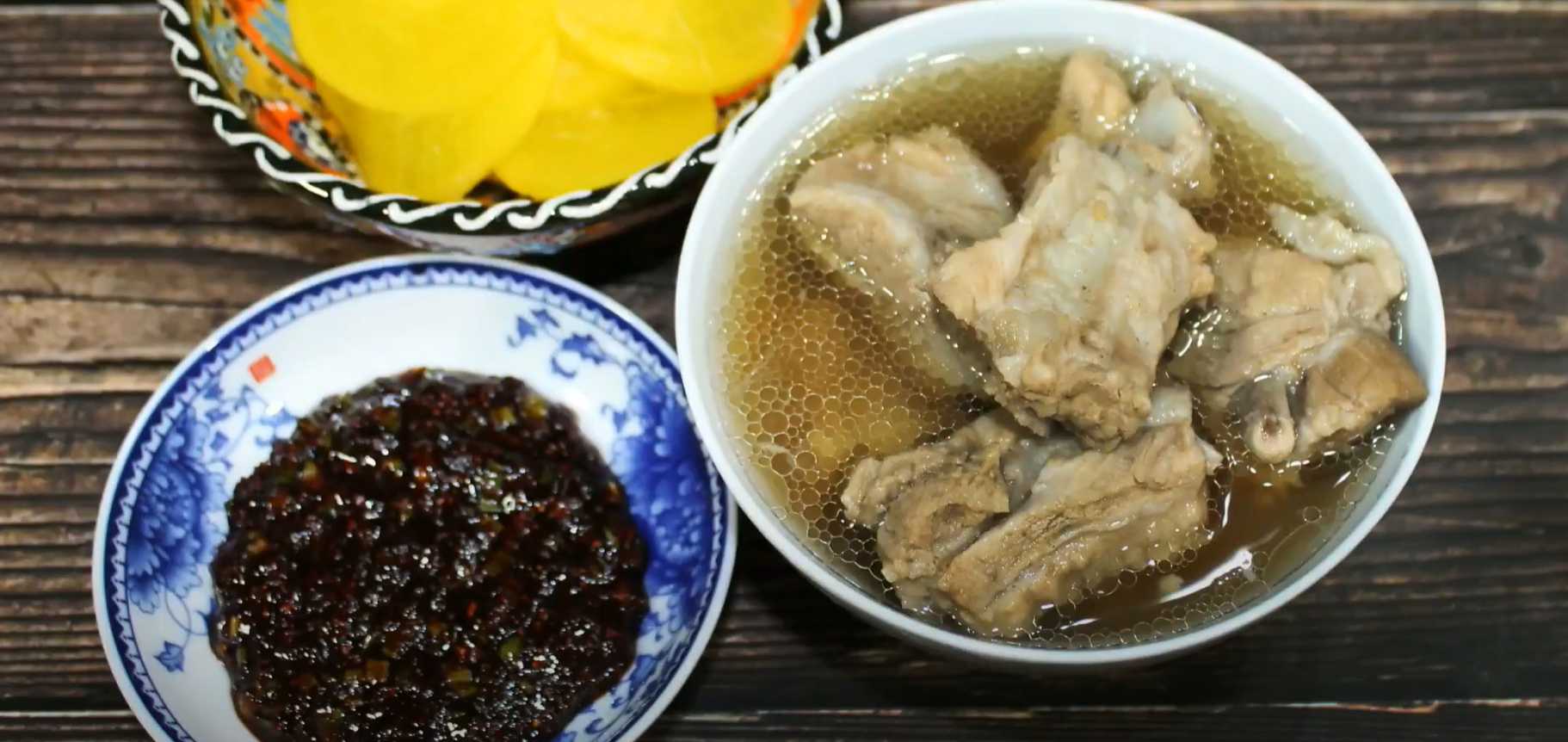 Soupe de côtes de porc Dweji kalbi tan-Stag 9