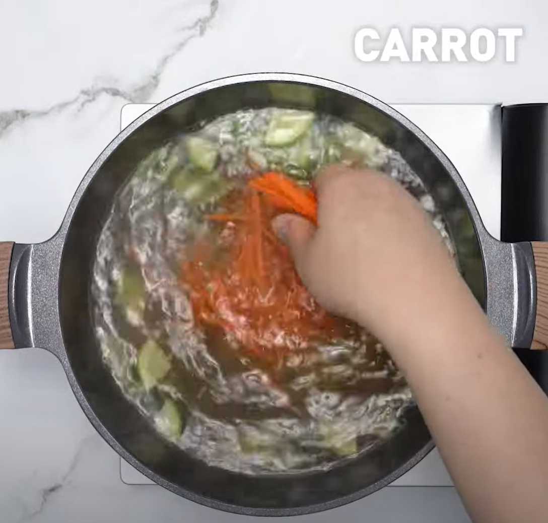 Soupe de nouilles Sujebi maison - Étape 8