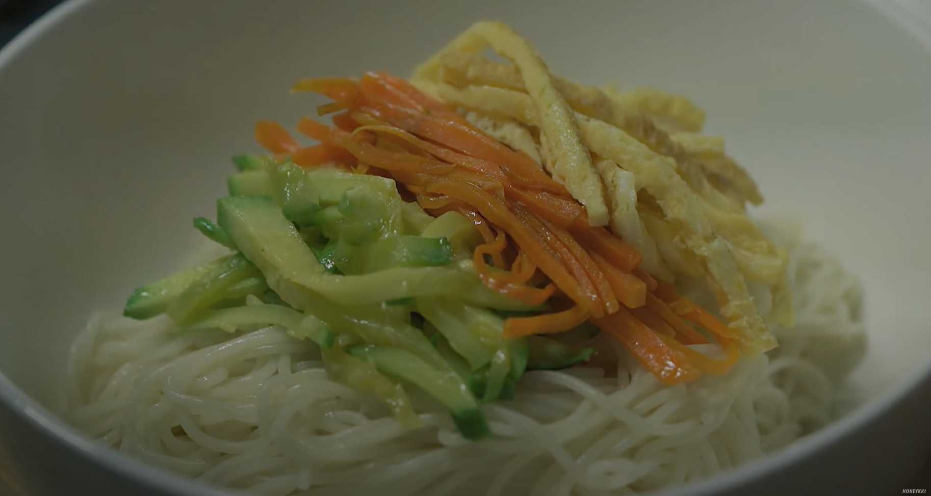 Soupe de nouilles Janchi Guksu - Étape 11