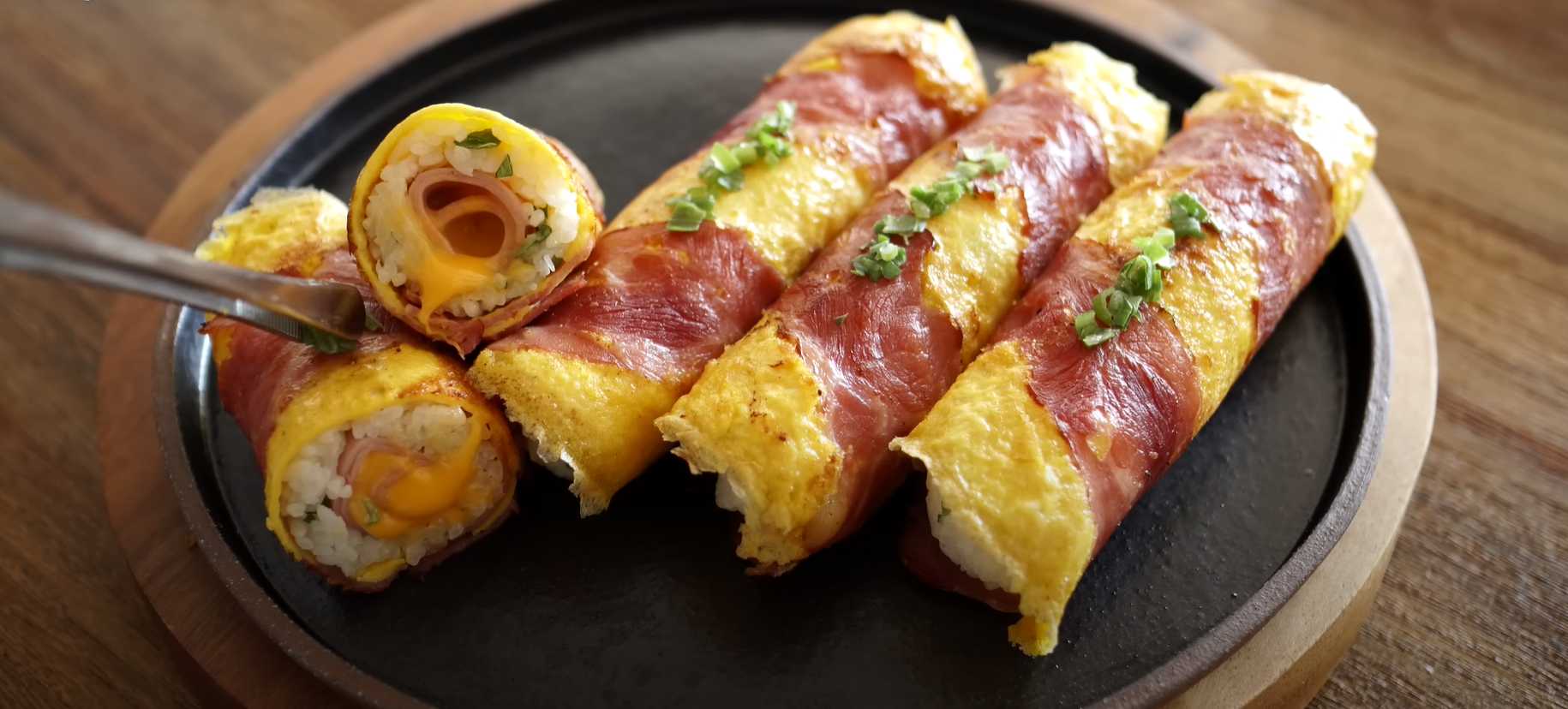 Rouleaux de printemps au riz et aux œufs avec du bacon - Étape 13