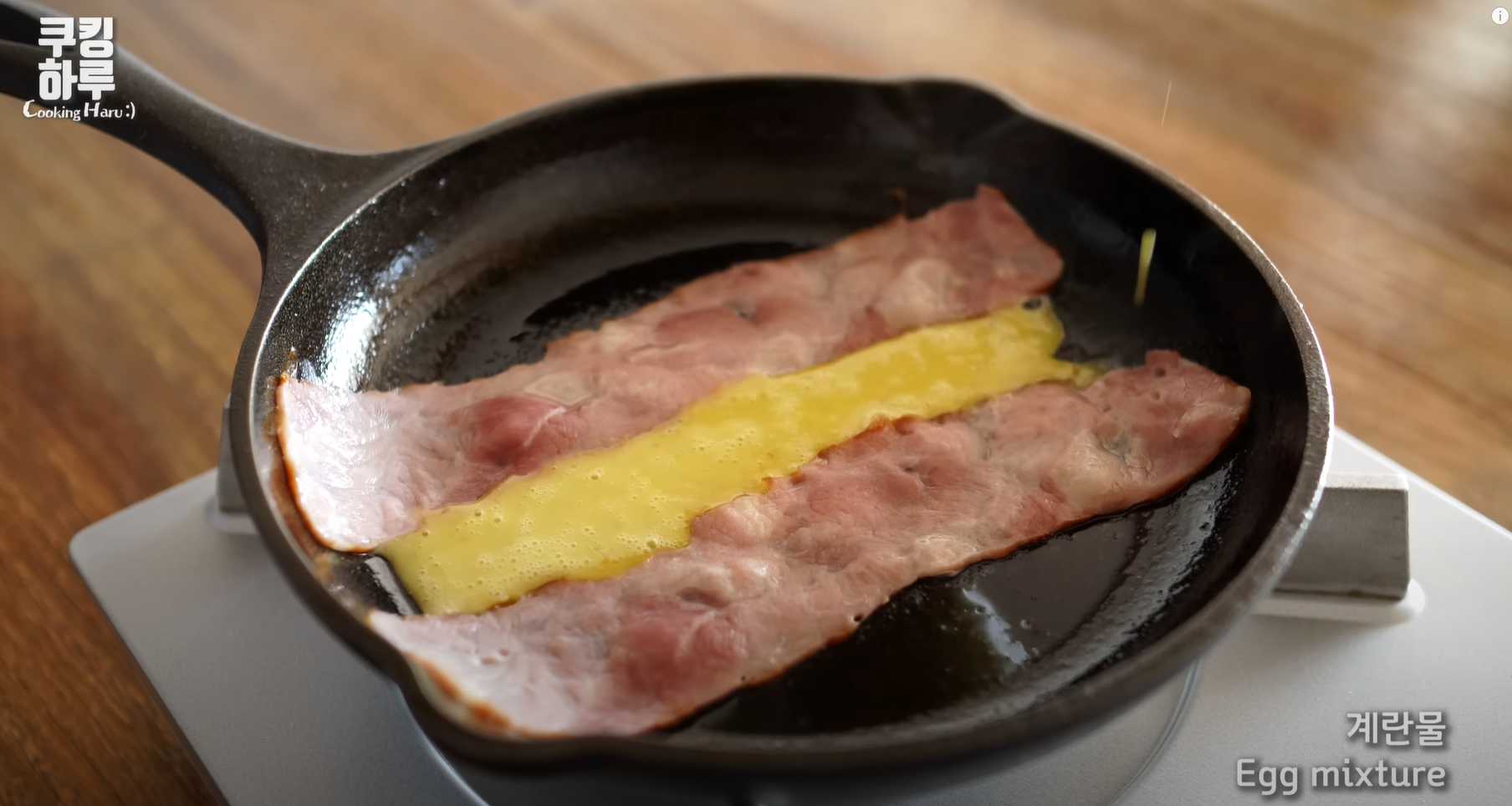 Rouleaux de printemps aux œufs et au riz avec du bacon - Étape 10