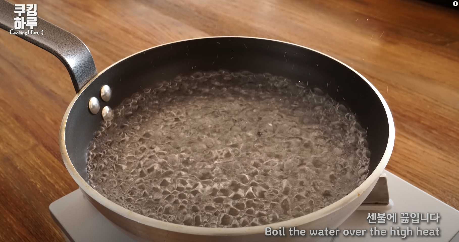 Omelette bouillie au fromage et aux oignons - Étape 5