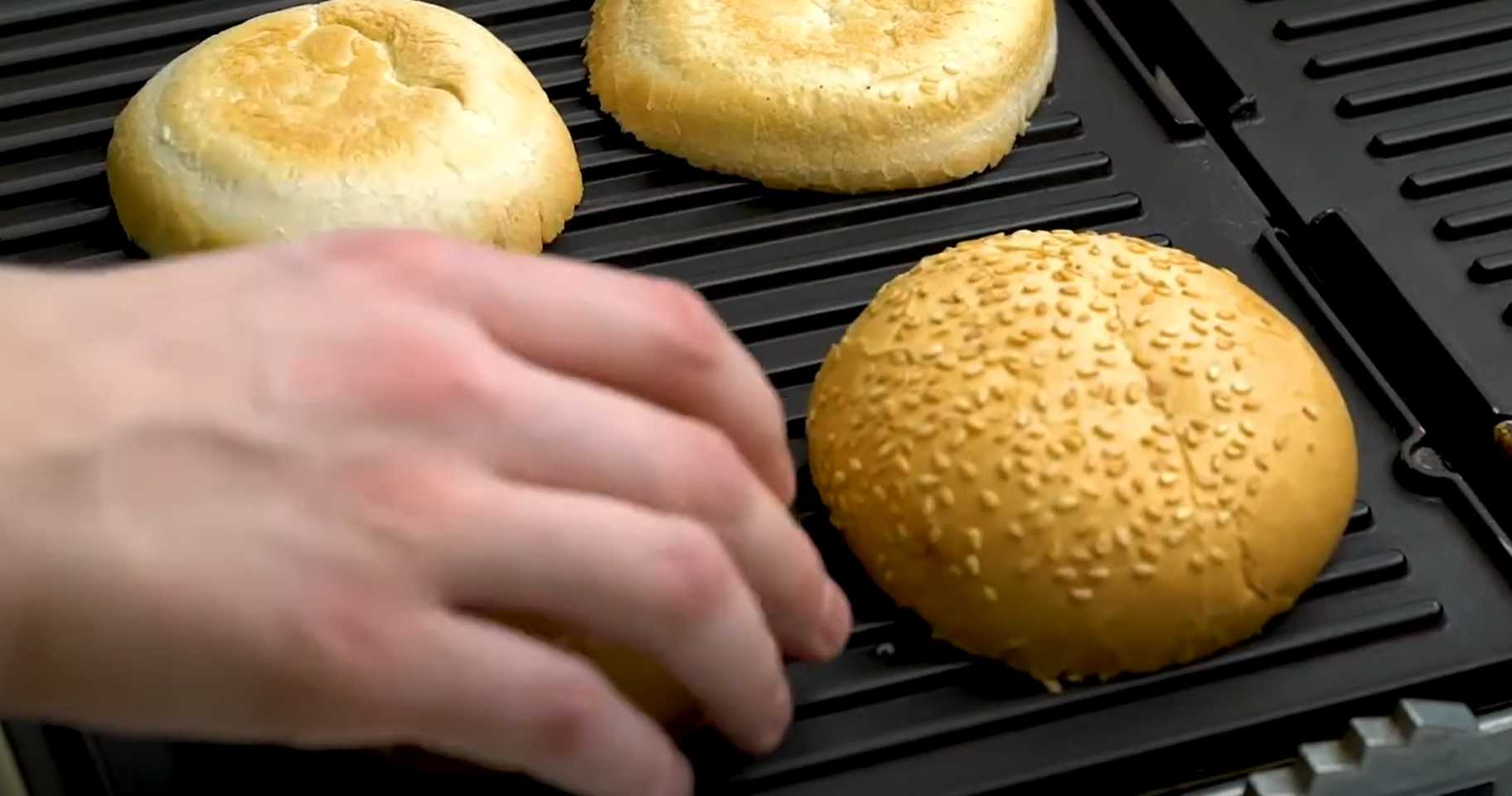 Burgers de veau à la confiture d'oignons et au camembert - Étape 6