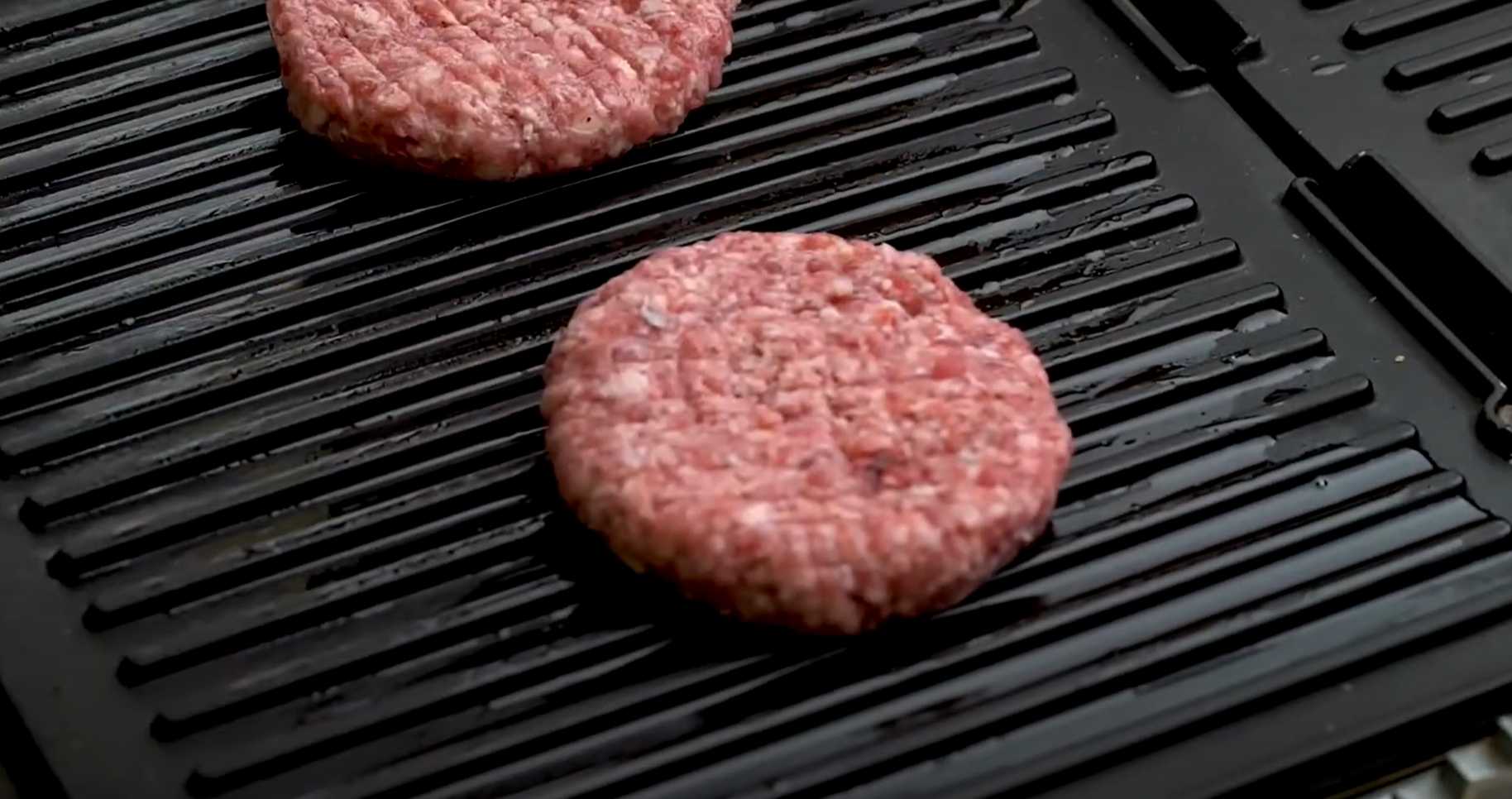 Burgers de veau à la confiture d'oignons et au camembert - Étape 8