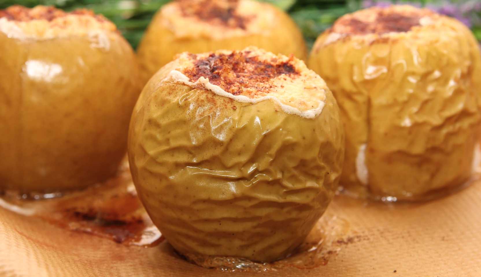 Image du plat : Pommes cuites au four avec du fromage blanc et de la cannelle