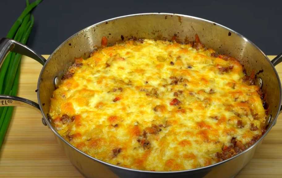Recette : Gratin de pommes de terre au four avec viande et fromage