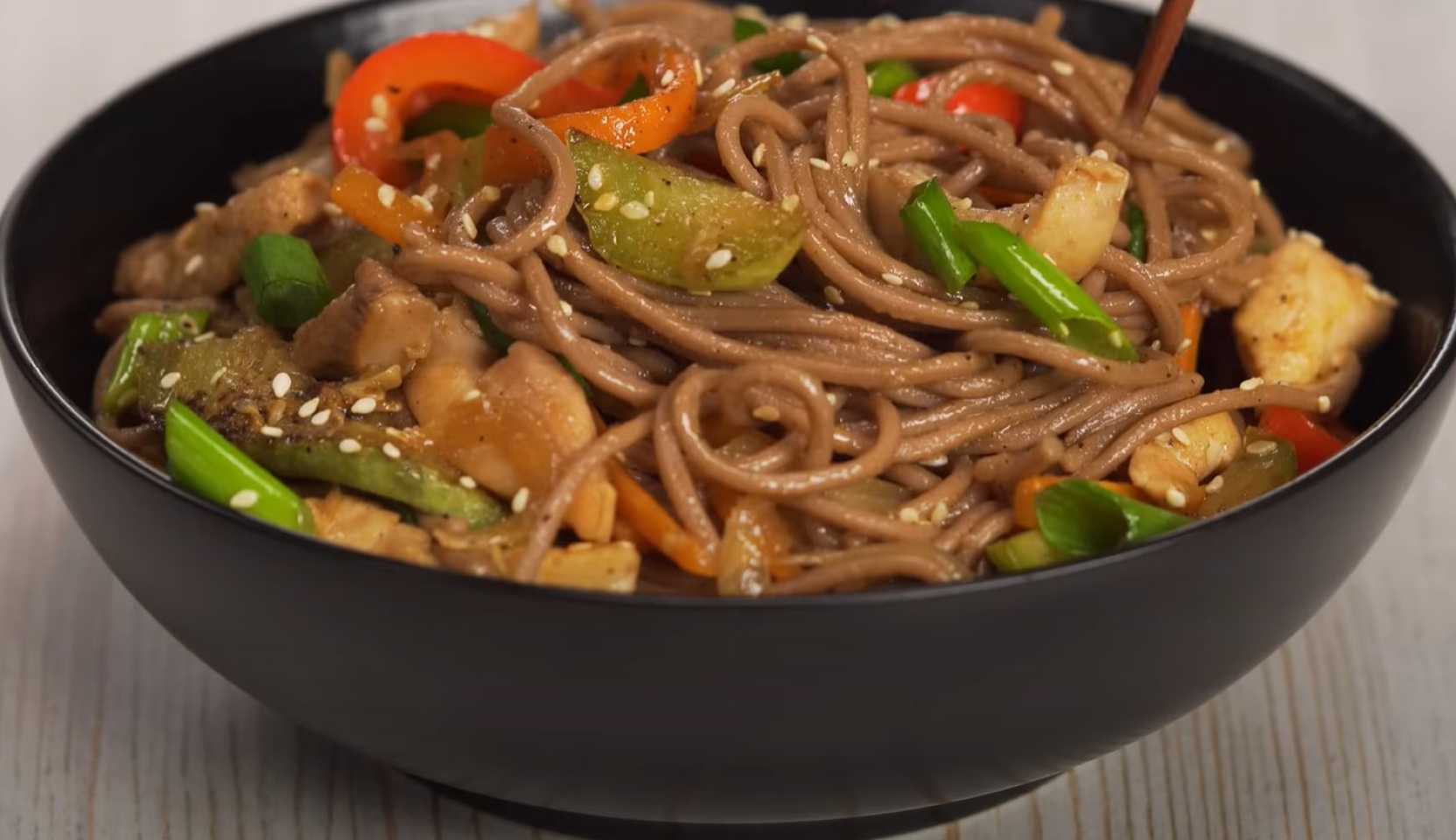 Image du plat : Soba au poulet et aux légumes
