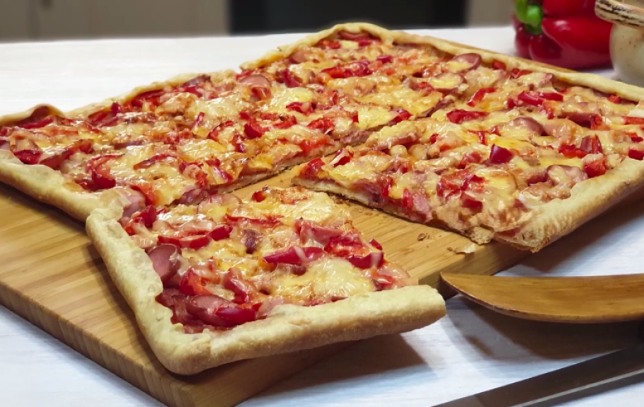 Recette : Pizza cuite au four avec une pâte sans levure