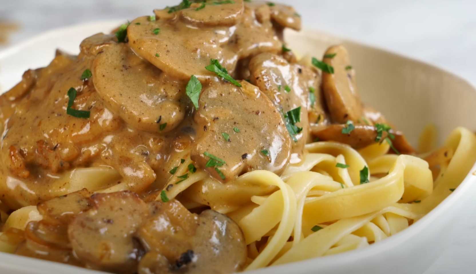 Image du plat : Poulet Stroganoff aux champignons