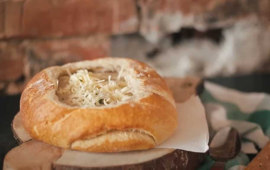 Recette : Soupe crème de champignons au pain