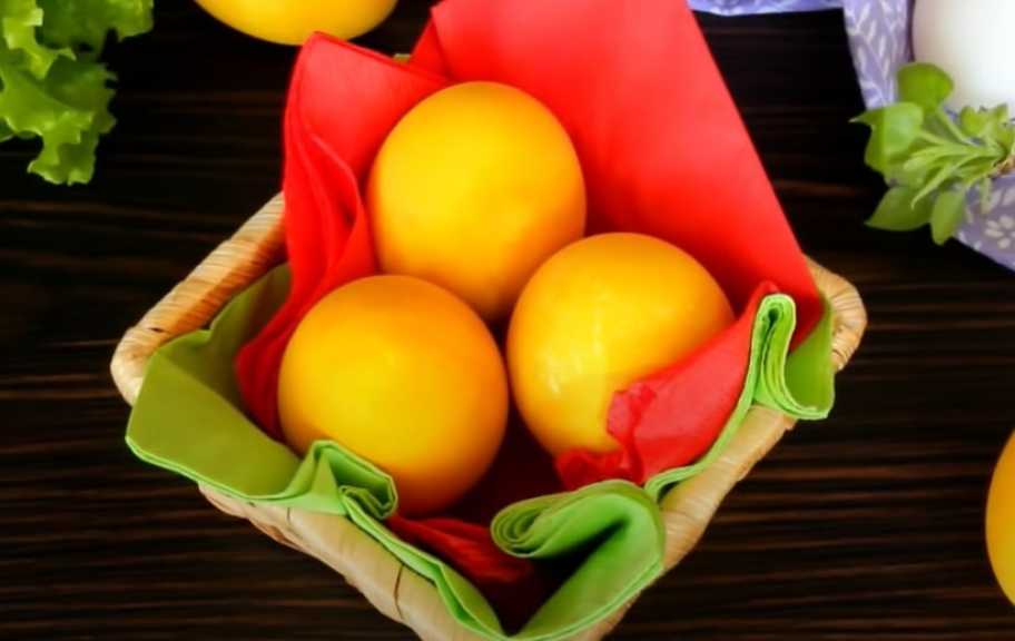 Recette : Comment teindre des œufs avec du curcuma