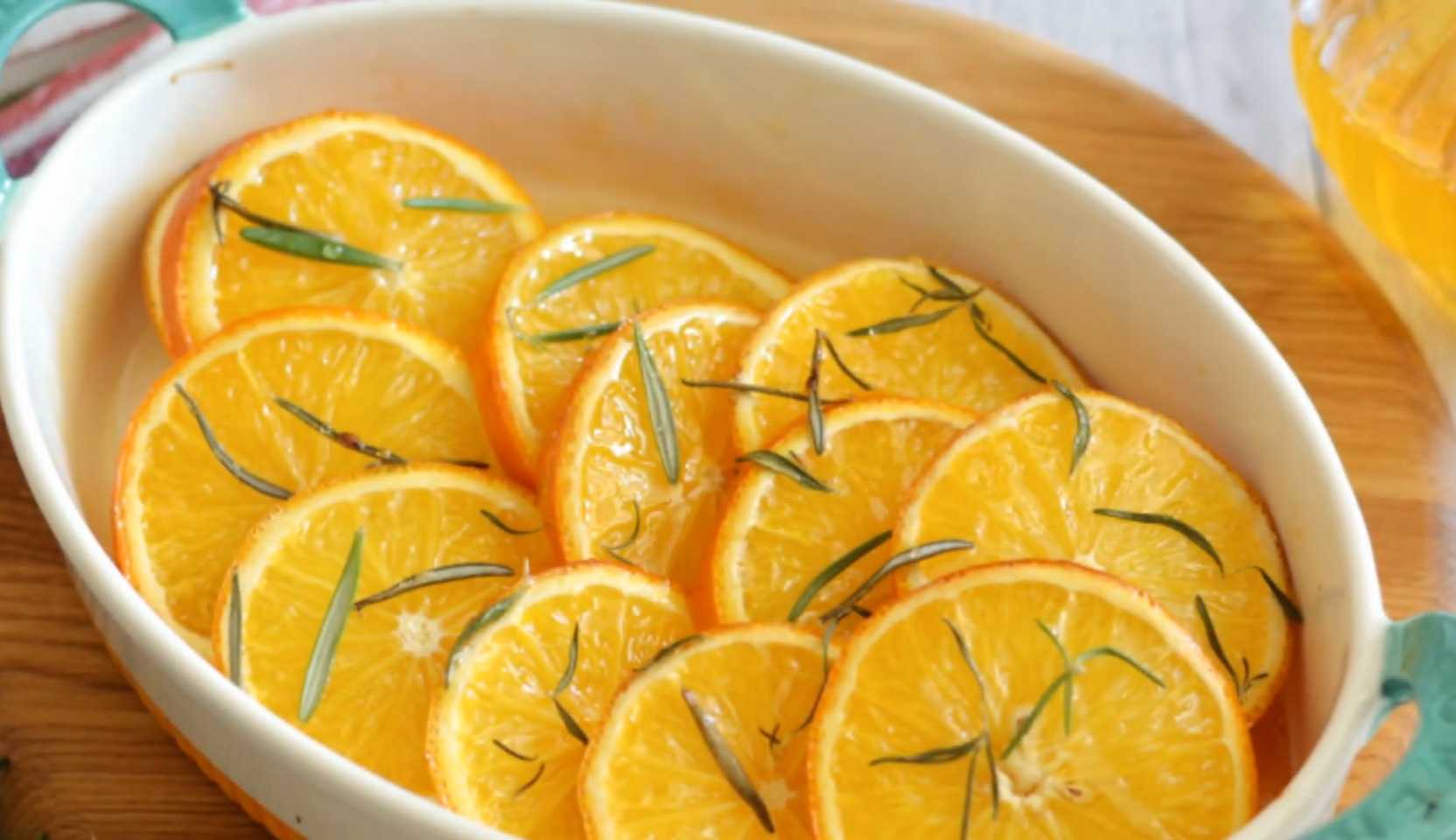 Image du plat : Oranges cuites au four avec du romarin et du miel