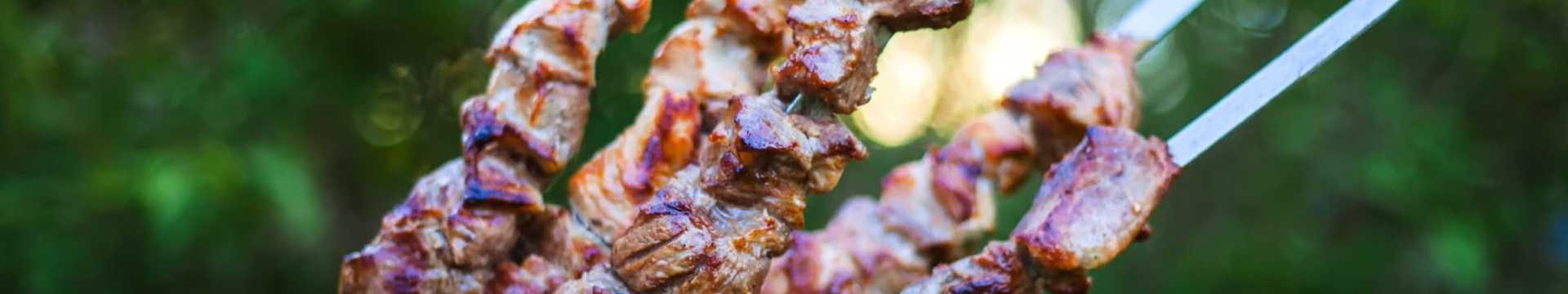 Brochettes de porc grillées