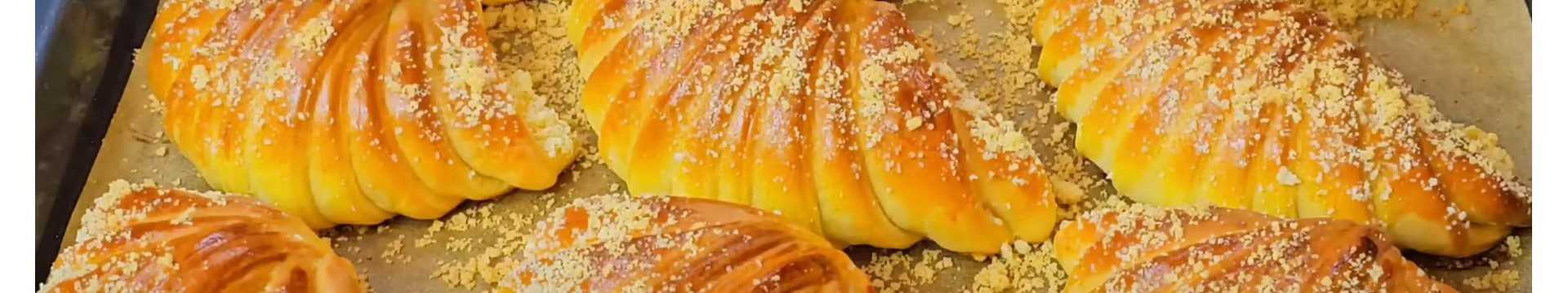 Croissants façonnés pour le thé