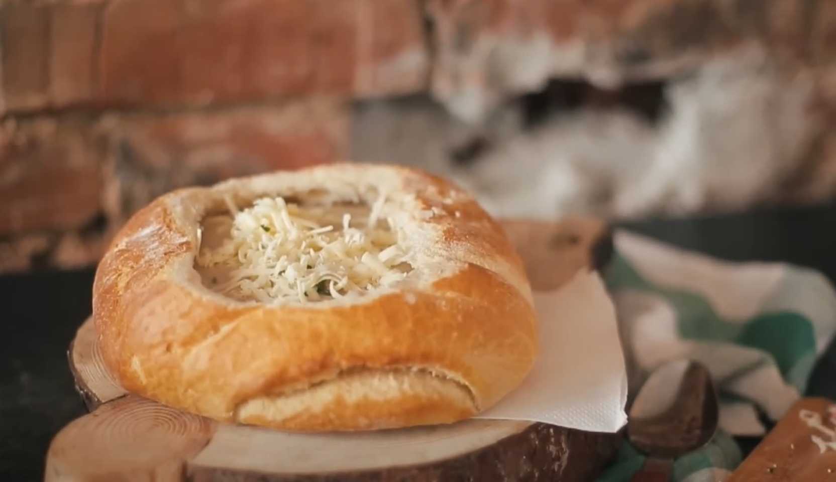 Image du plat : Crème de champignons dans du pain