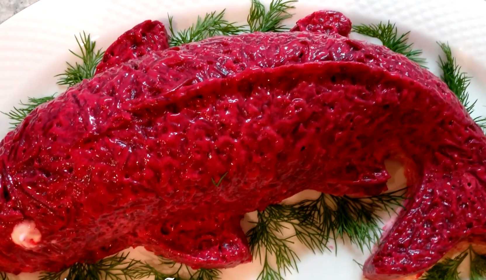 Image du plat : Hareng sous un manteau de fourrure en forme de poisson