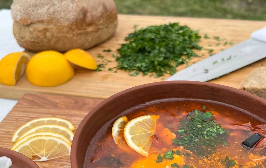 Recette : Solyanka aux viandes fumées