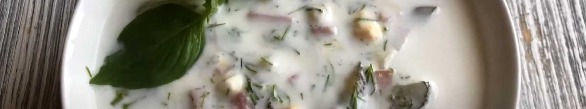 Okroshka avec cornichons et kvas