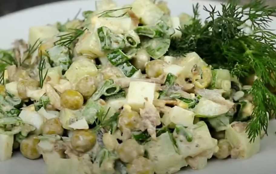 Recette : Salade aux sprats et aux oignons verts