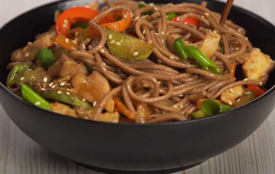 Recette : Soba au poulet et aux légumes