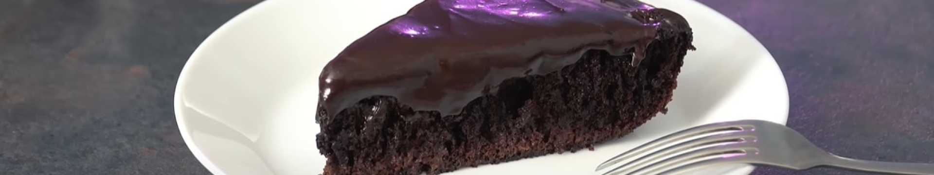Gâteau au chocolat dans une poêle