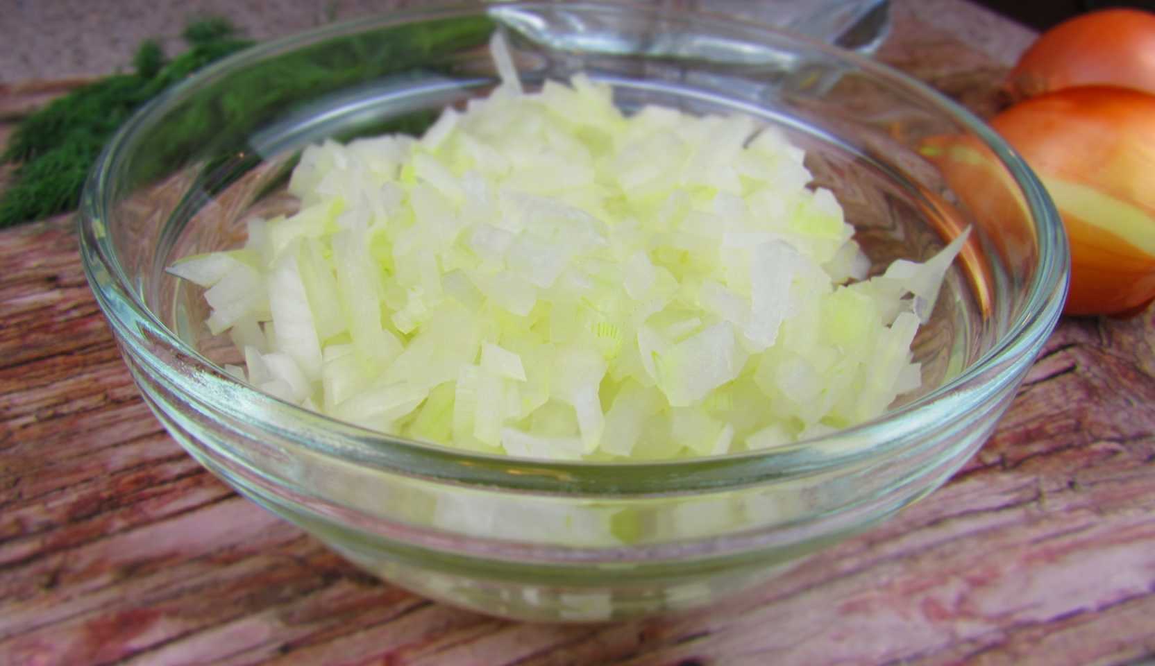 Image du plat : Oignons marinés pour hareng sous un manteau de fourrure