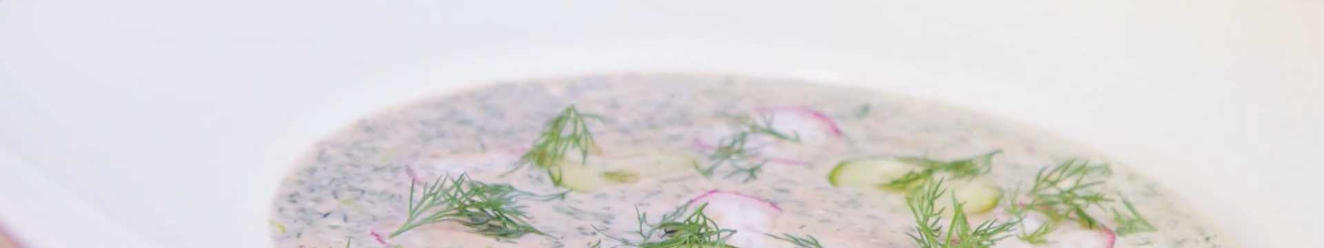 Okroshka au poulet fumé