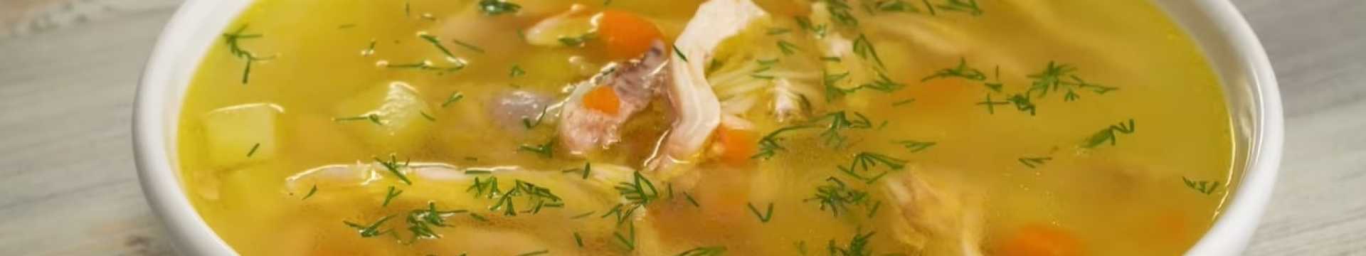 Soupe classique au poulet et aux nouilles