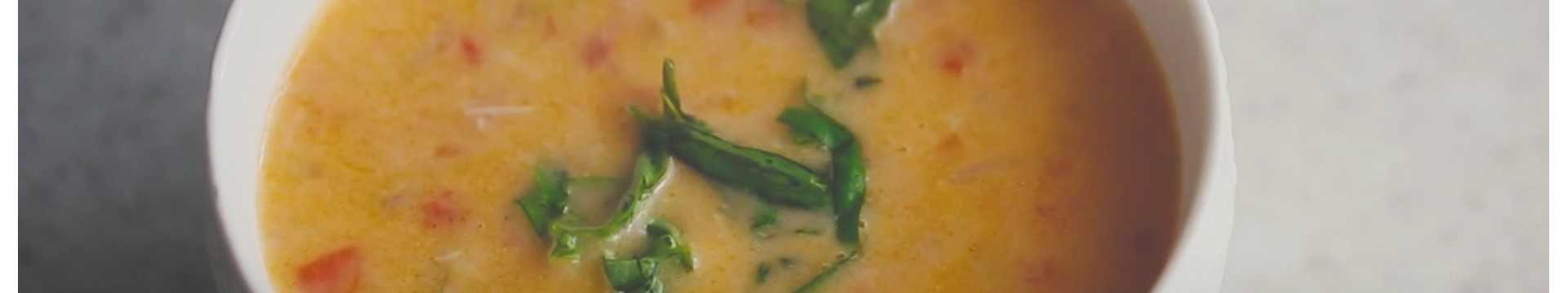 Soupe de tomates à l'ail frit