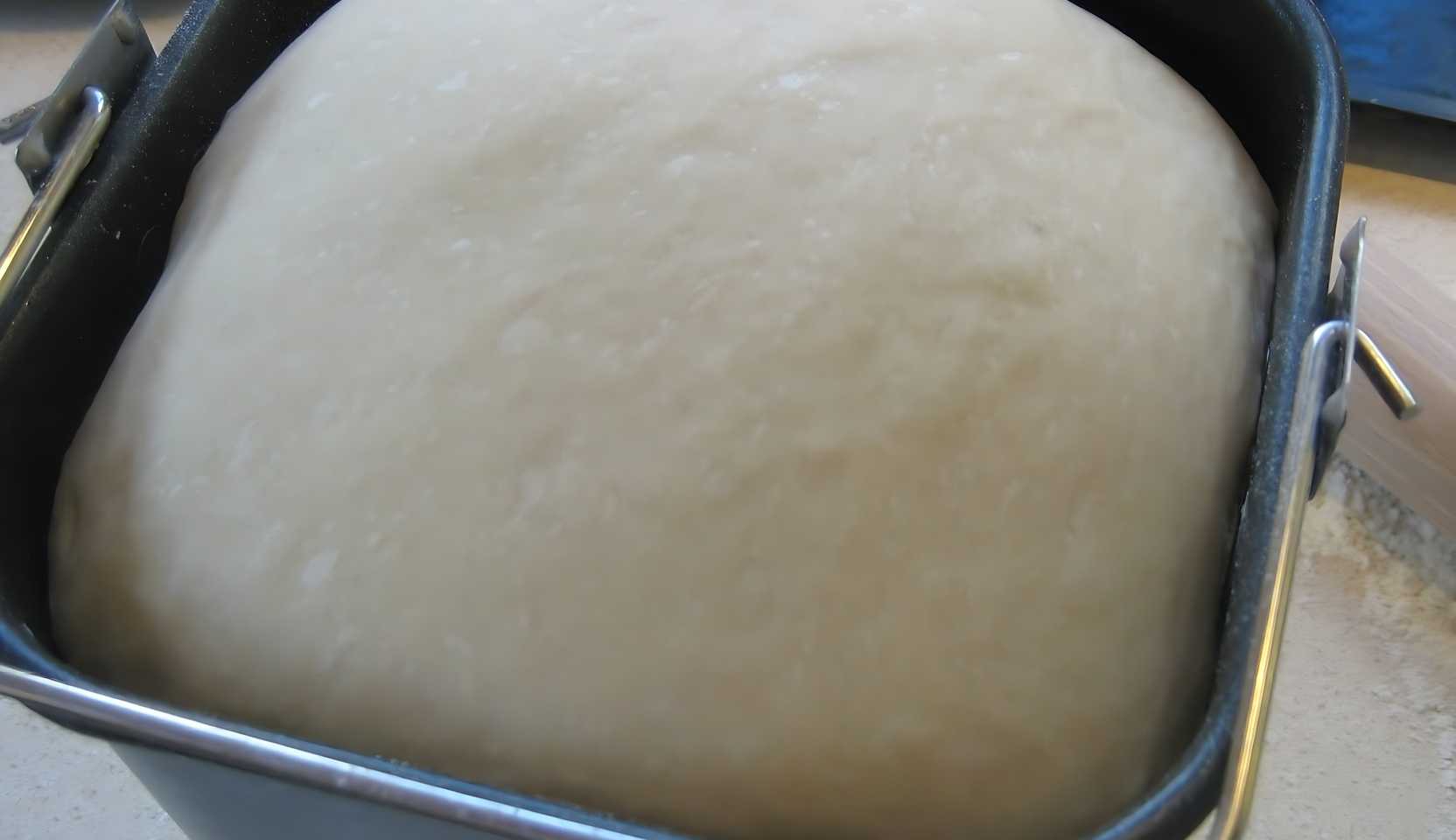 Image du plat : Pâte à pizza dans une machine à pain