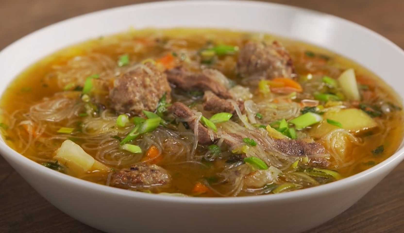 Image du plat : Soupe mongole Khuitsaa