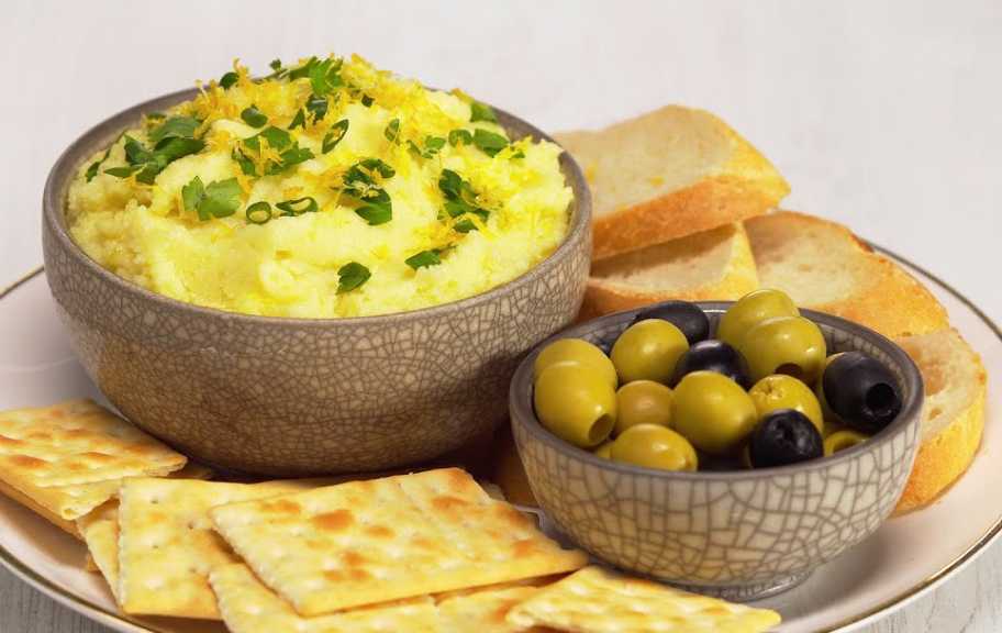 Recette : Apéritif de pommes de terre Skordalia