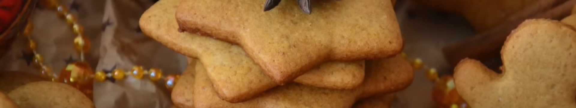 Étoiles en pain d'épice pour le sapin de Noël