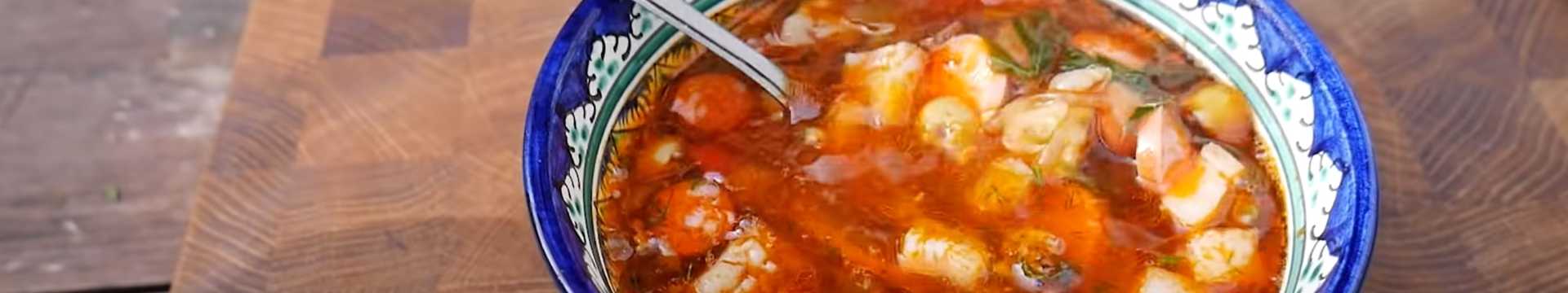 Solyanka dans un chaudron