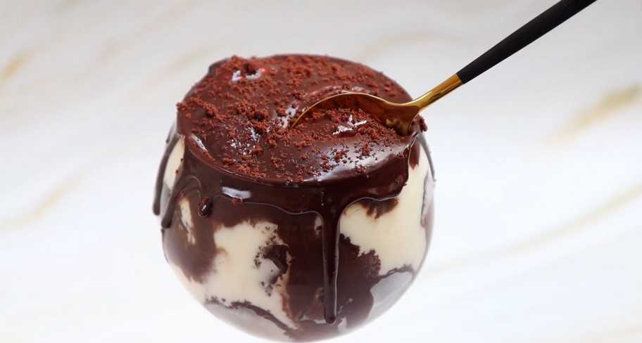 Recette : Brownie au chocolat avec crème fouettée