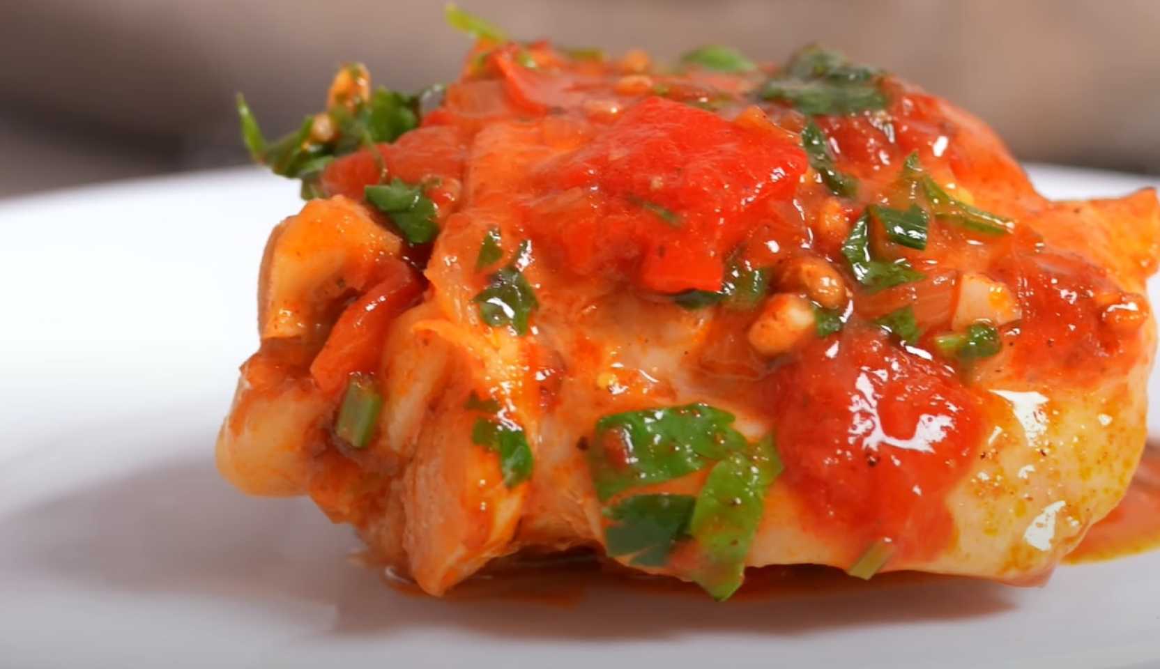 Image du plat : Poulet chakhokhbili classique à la géorgienne, cuit à la poêle